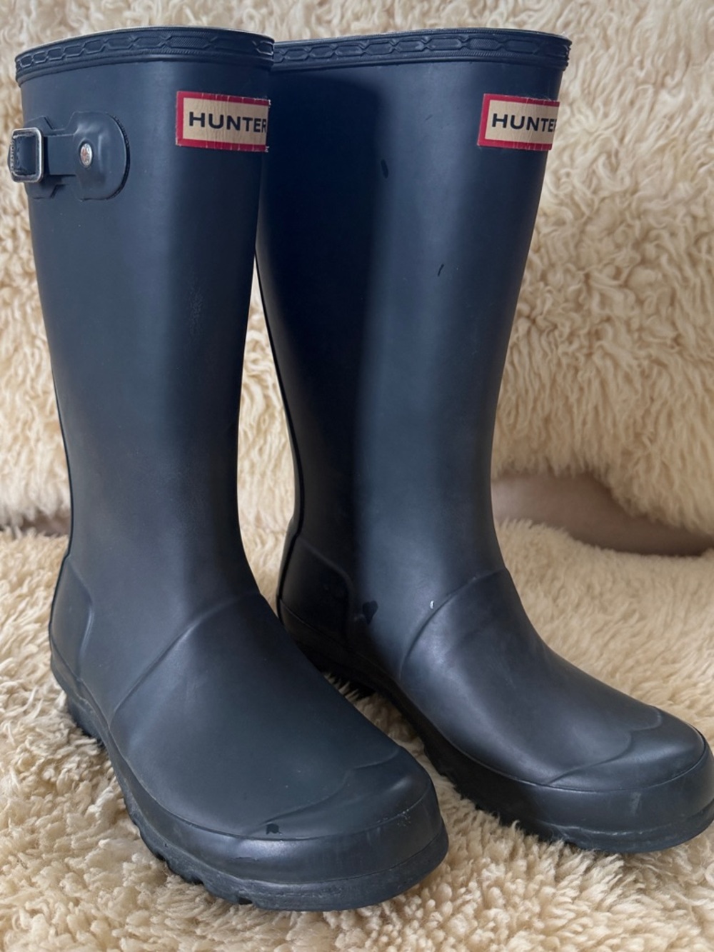 Hunter rain boots. Like new. Navy. EU size 34/ US Boy size 3/ US Girl size 4